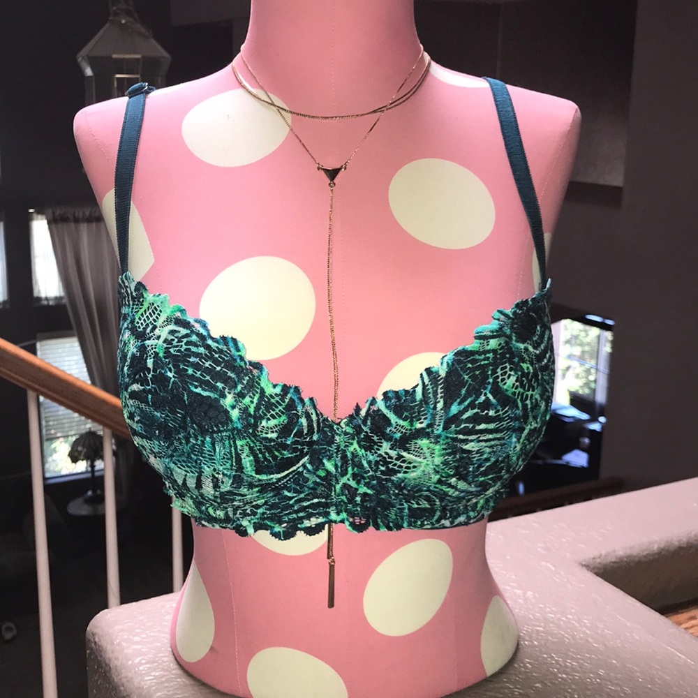 PINK VS 36C Palm Print Date Bra